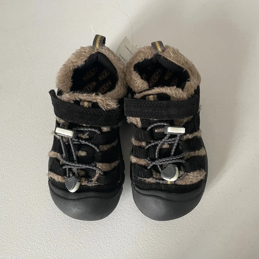 Keen cozy little